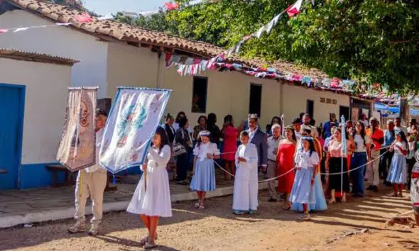 Doce Fé e Tradição em Lagolândia: Festa Imperdível Doce Fé e Tradição em Lagolândia: Festa Imperdível