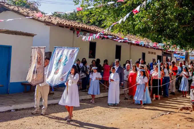 Doce Fé e Tradição em Lagolândia: Festa Imperdível