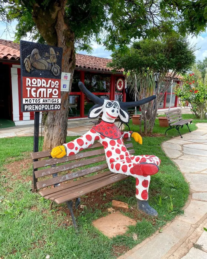 Rodas do Tempo: Uma viagem sobre duas rodas no passado