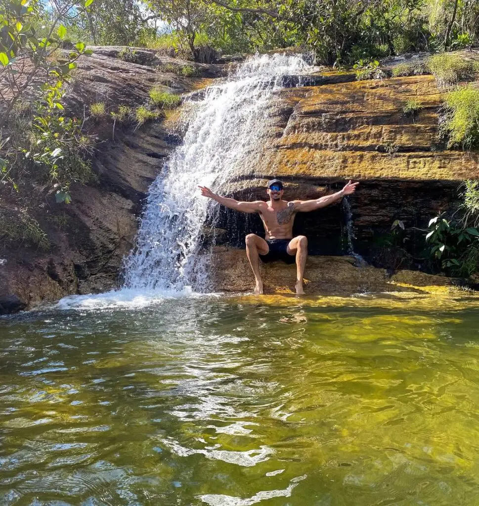 Cachoeira Sonrisal: poços cristalinos no coração dos Pireneus