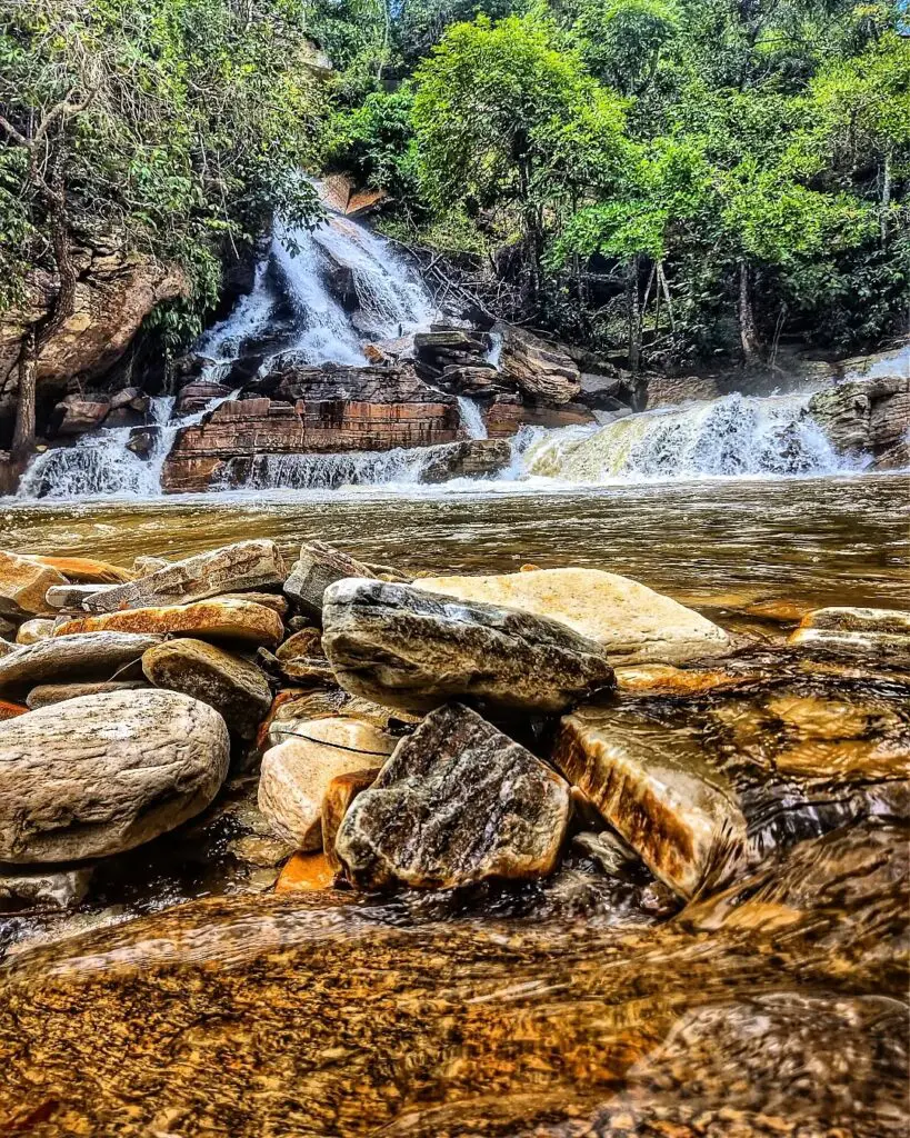 Cachoeira da Usina Velha: Refresco Rápido e Sem Trilha