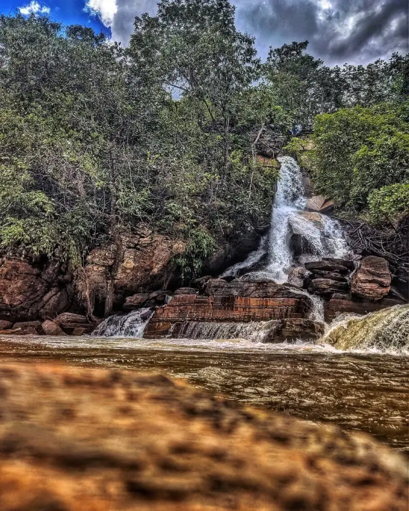 Cachoeira da Usina Velha: Refresco Rápido e Sem Trilha