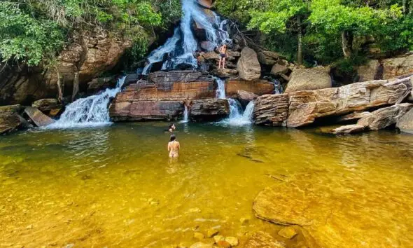 Cachoeira da Usina Velha: Refresco Rápido e Sem Trilha