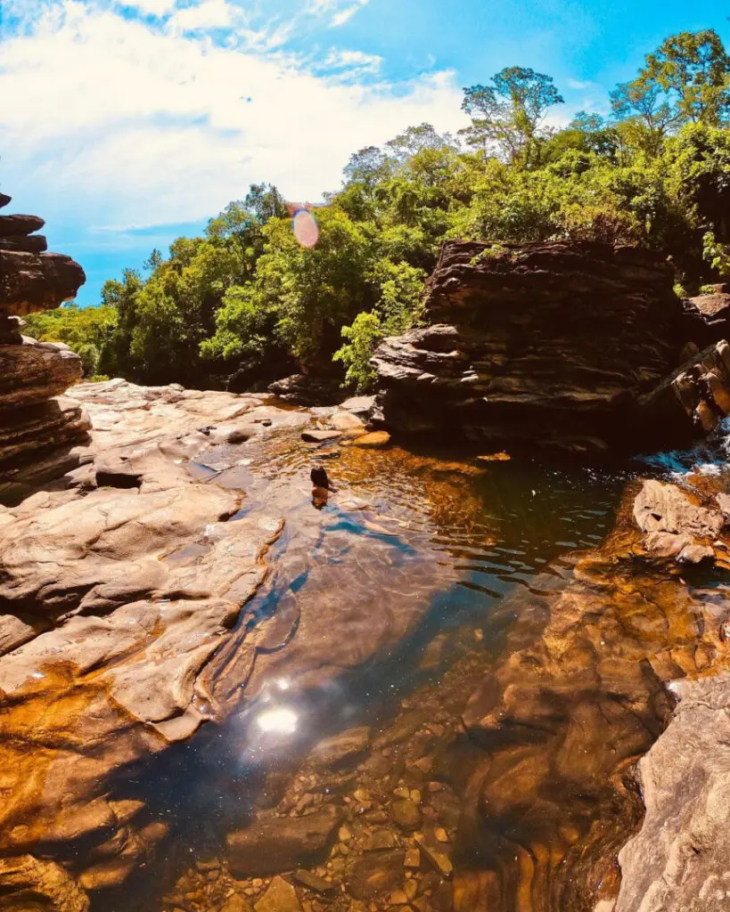 Cachoeira da Usina Velha: Refresco Rápido e Sem Trilha