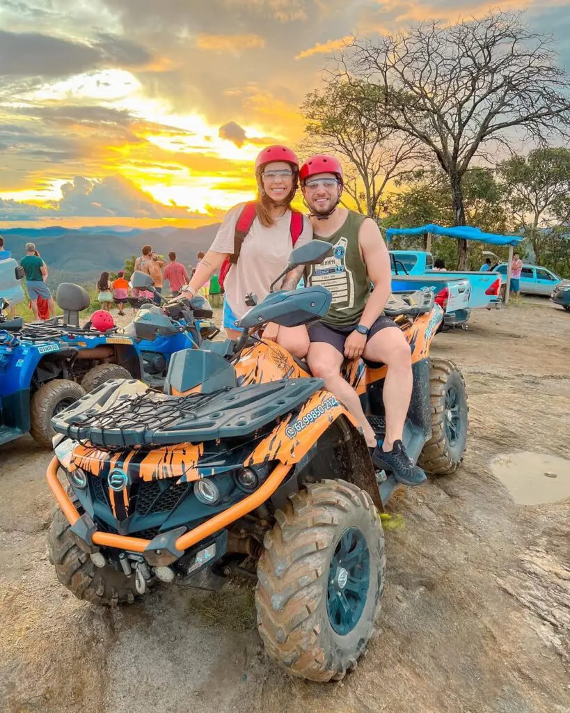 Pôr do Sol em Pirenópolis a Bordo de um Quadriciclo