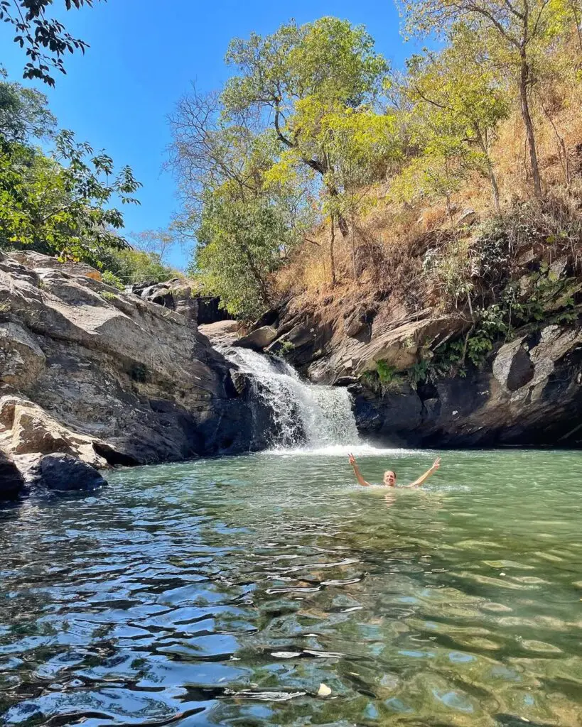 Cachoeira Meia Lua: um refúgio natural em Pirenópolis