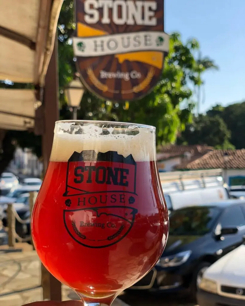 Stone House: Chopp Artesanal e Hambúrguer no Coração de Piri