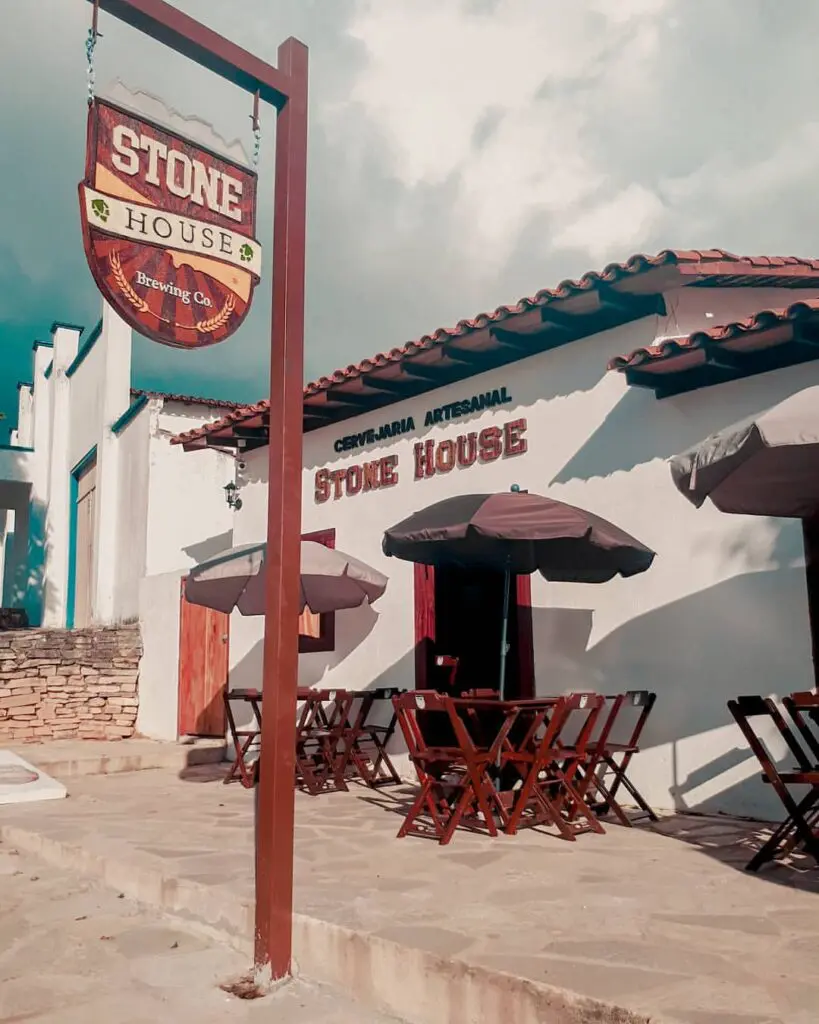Stone House: Chopp Artesanal e Hambúrguer no Coração de Piri