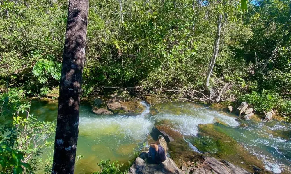 5 cachoeiras com trilhas leves para curtir em Pirenópolis