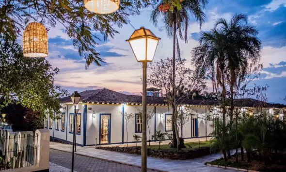 Chico de Sá: Sabor, História e Cultura no Centro de Pirenópolis Chico de Sá: Sabor, História e Cultura no Centro de Pirenópolis