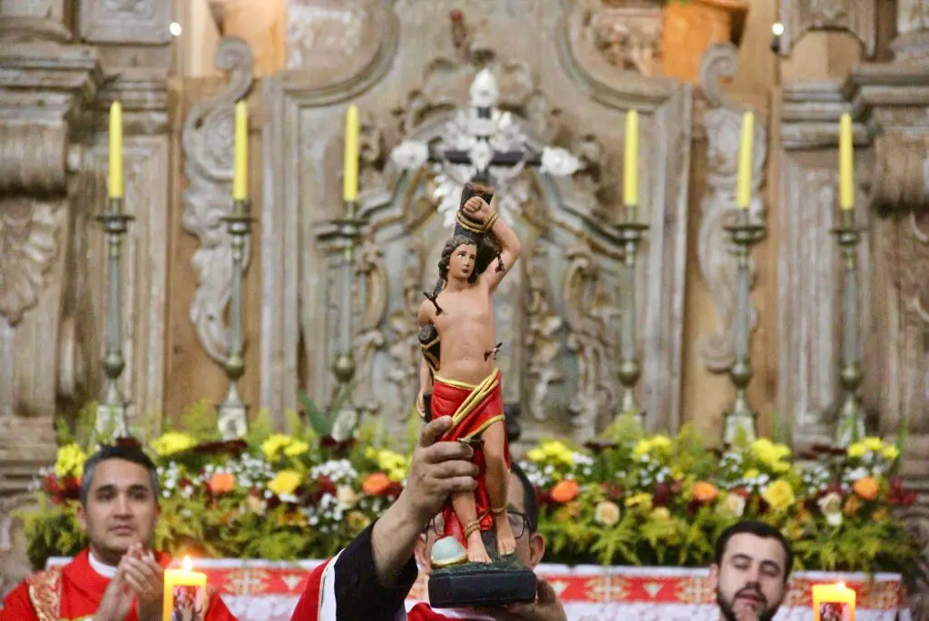 Igreja Matriz de Pirenópolis inicia ampla reforma com visitação