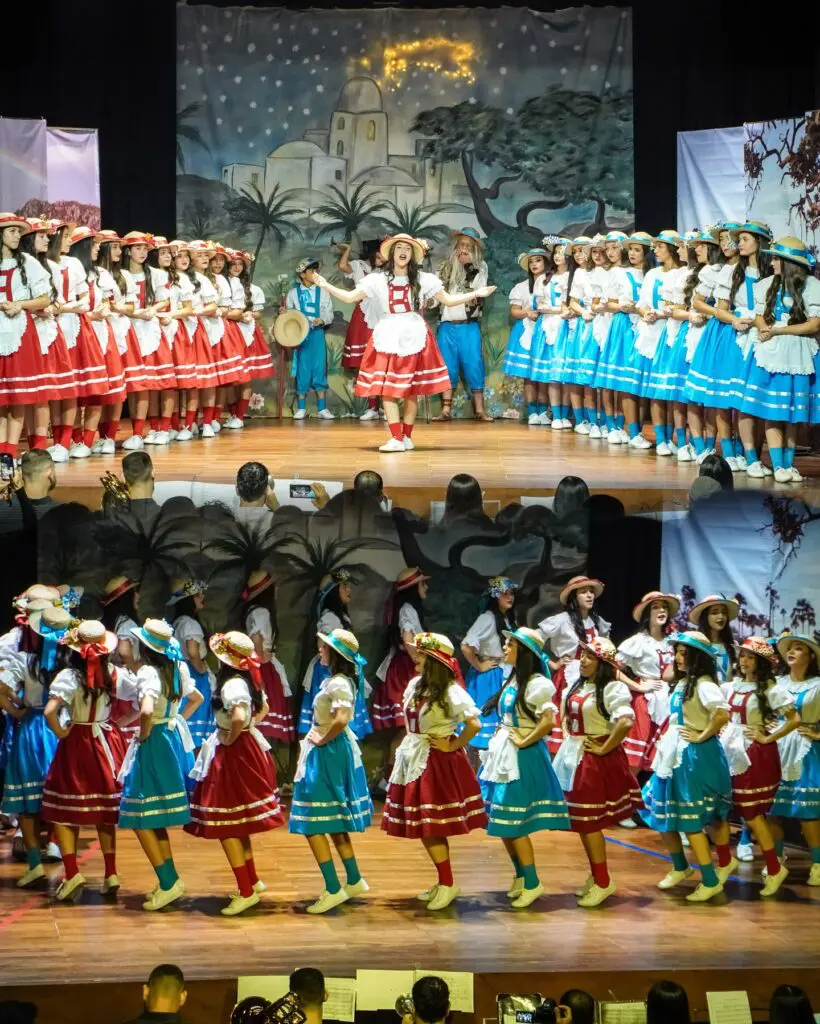 Festa do Divino em Pirenópolis: fé, folclore e tradição viva