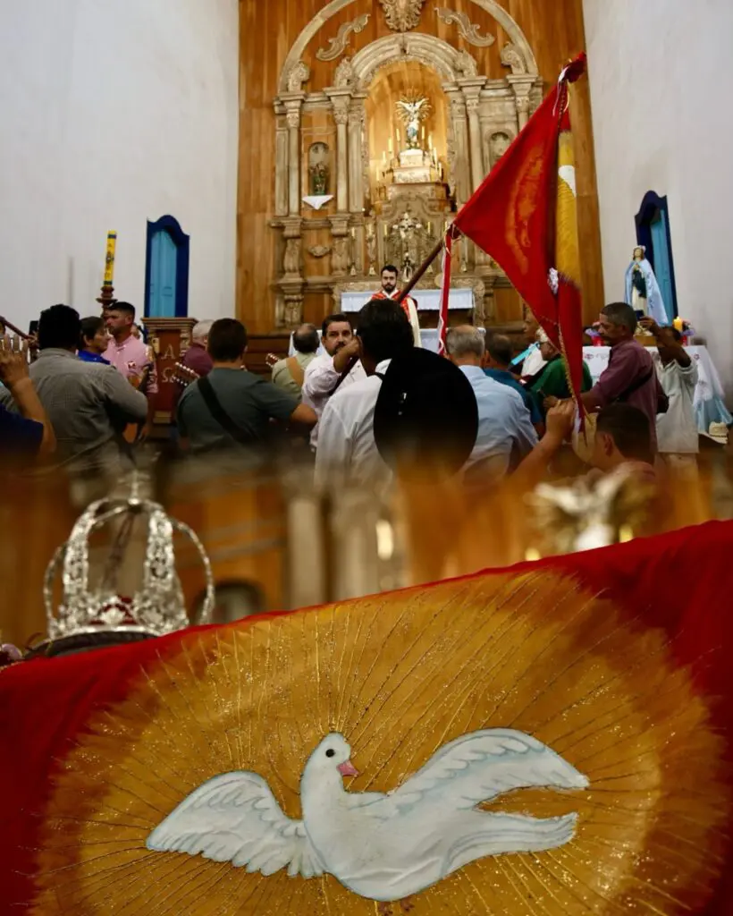 Festa do Divino em Pirenópolis: fé, folclore e tradição viva