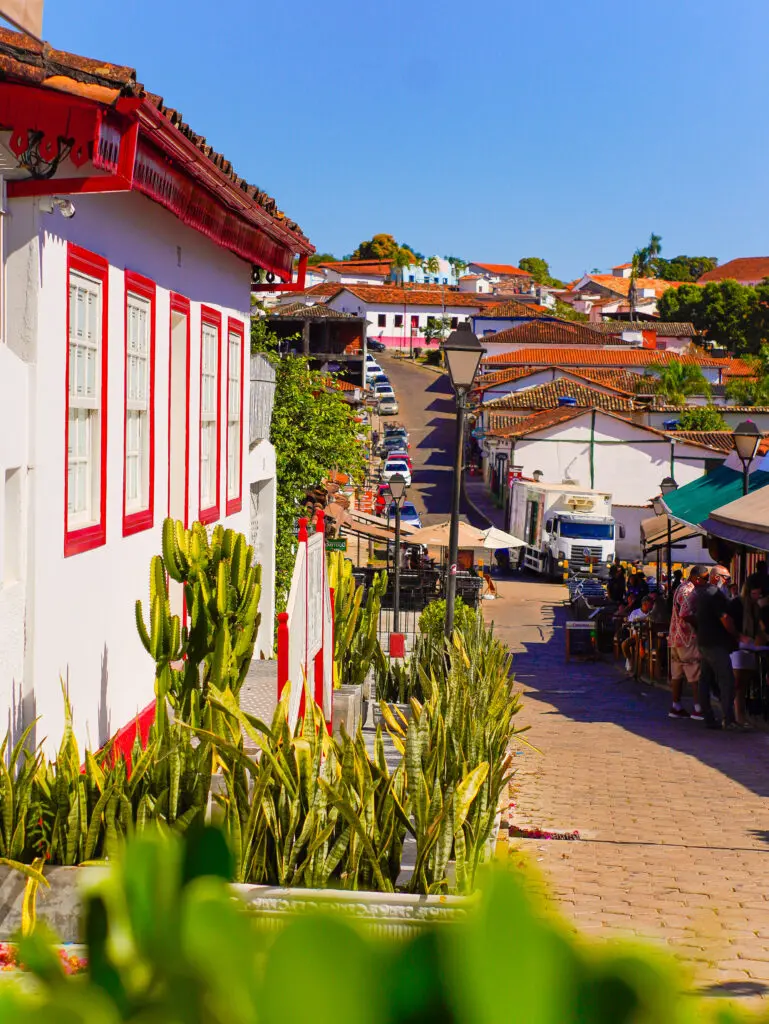 Piren&oacute;polis: onde o tempo desacelera