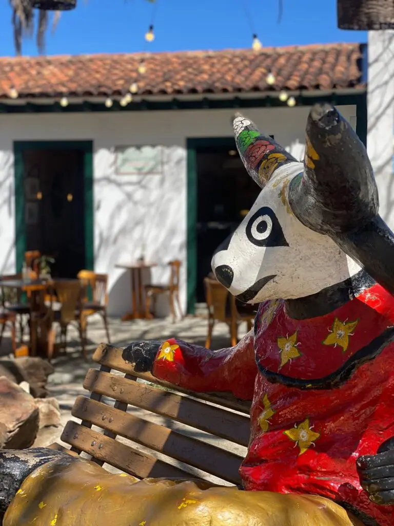 Valenttine Café encanta com charme, cafés e doces em Piri