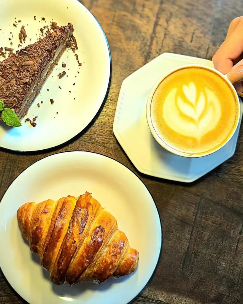 Pé di Café: Encanto e Sabor em Cada Gole no Coração de Piri