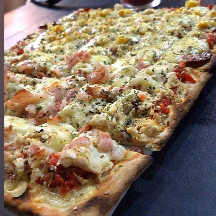 Trotamundus: a pizza quadrada que virou cartão-postal de Piri