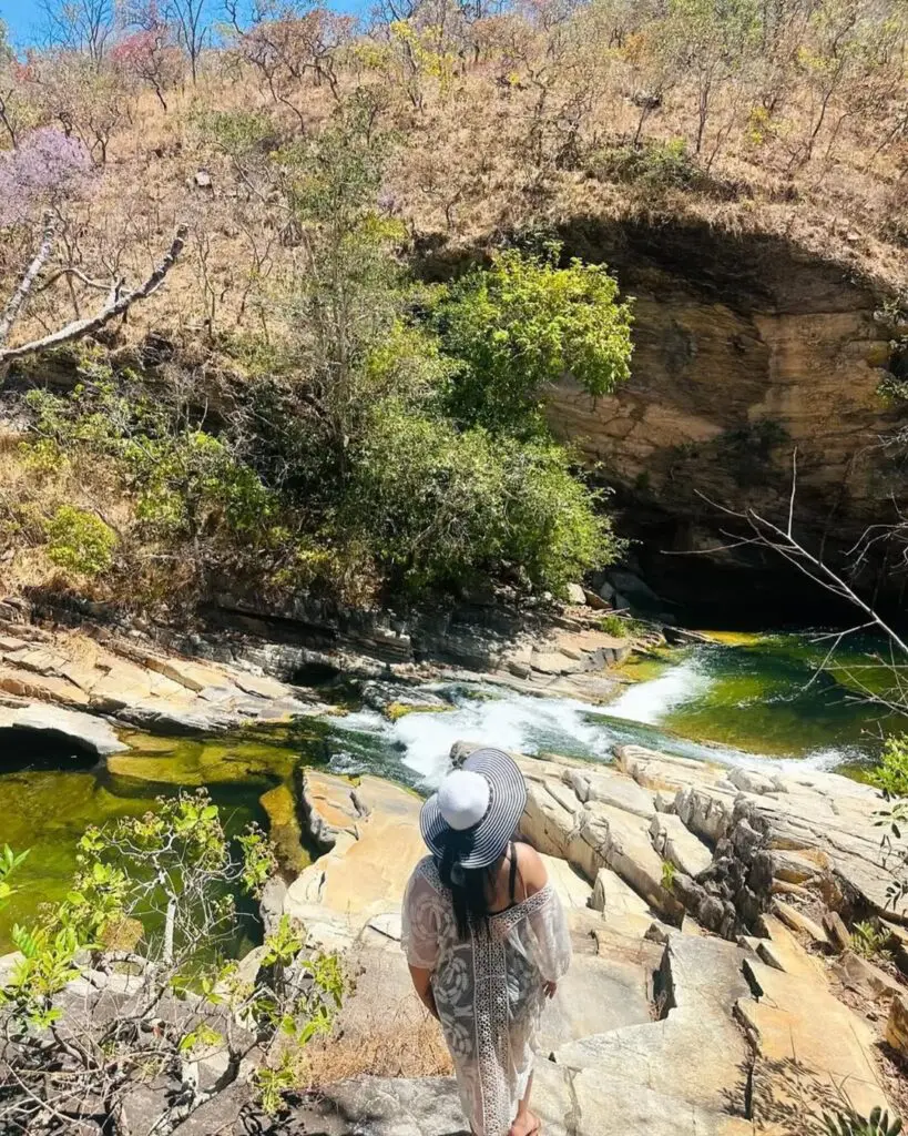 Renascer Park: praia quente e cachoeiras em Piri