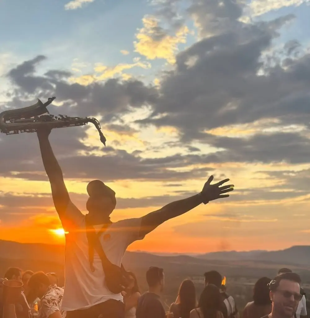 Piri Lounge une drinks, bar suspenso e vista incrível