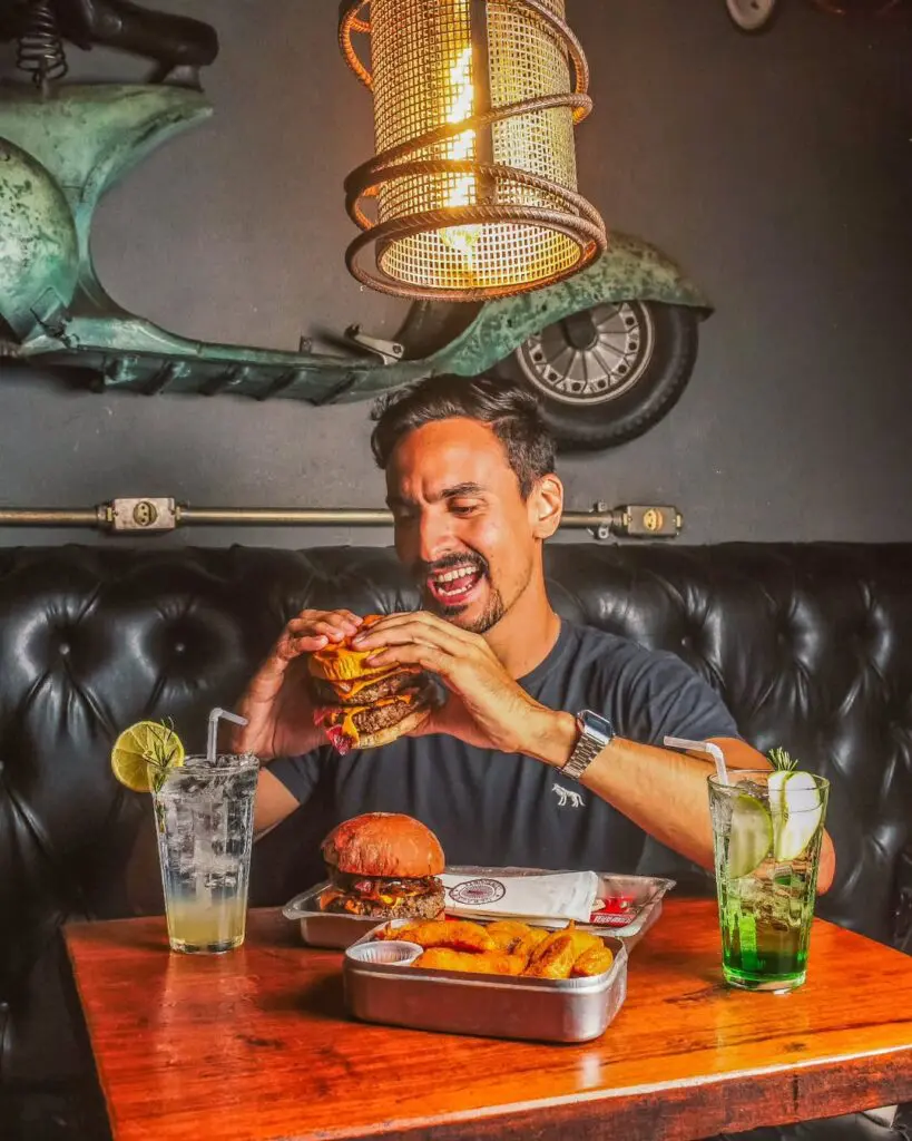 Garagem Comedoria: bar com rock ao vivo em Pirenópolis