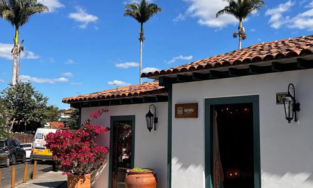 Boiobá Pirenópolis: artesanato visionário no centro histórico