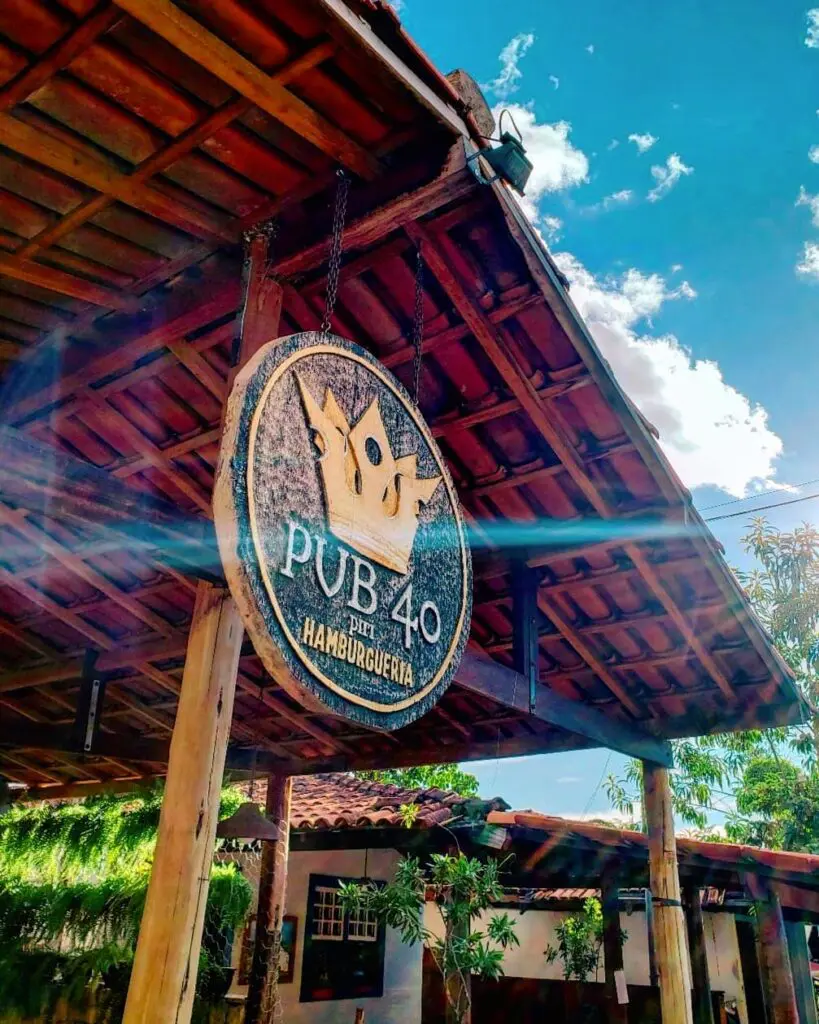 Pub 40 Piri: burger artesanal e música boa no coração de Piri