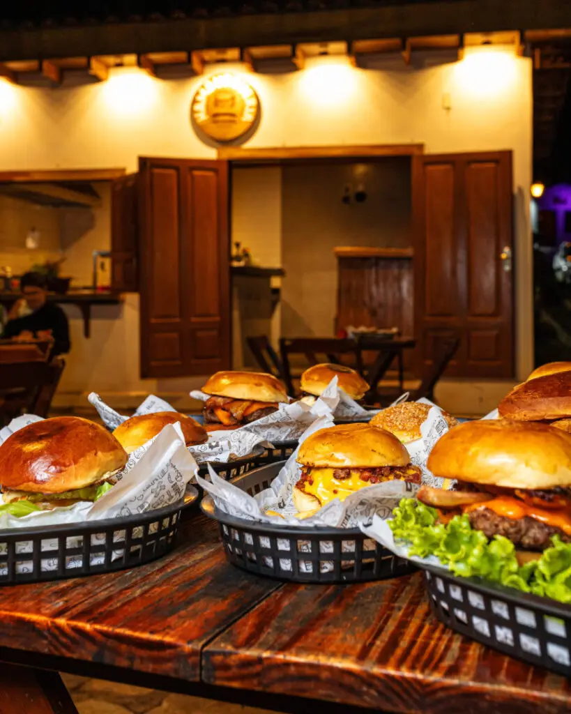 Hamburgueria Ponte de Pedra: sabor artesanal em Piri