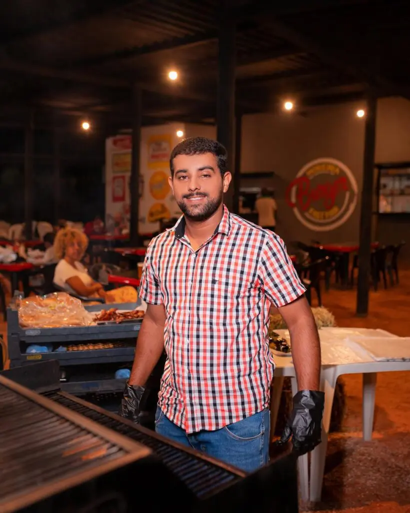 Moreira Burger: hambúrguer artesanal com alma de brasa