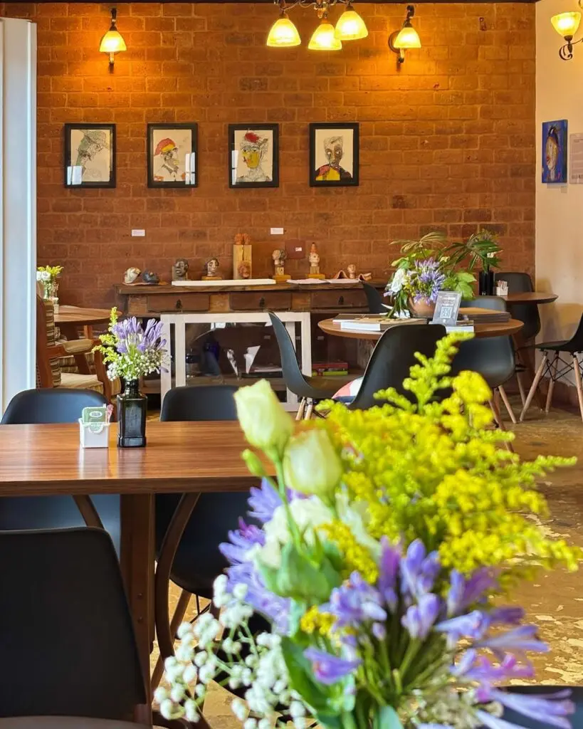 Um Café Bistrô: encanto colonial e sabor em Piri