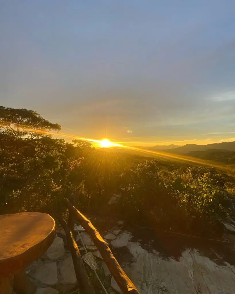 Mirante do Ouro: pôr do sol inesquecível a 5 km de Piri