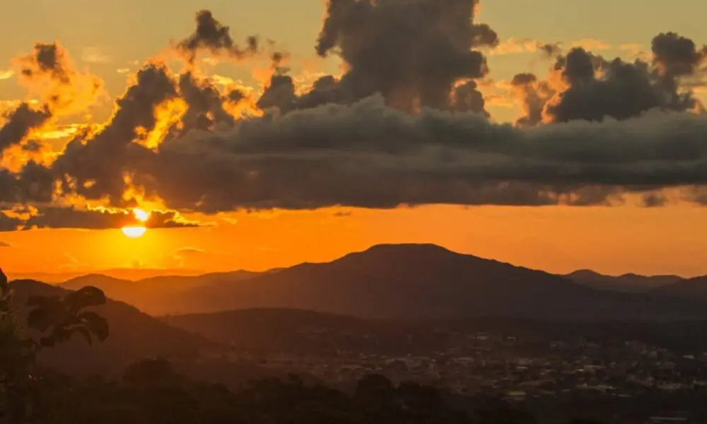 Mirante do Ouro: pôr do sol inesquecível a 5 km de Piri