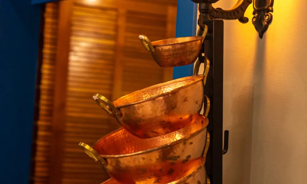 Brilho do cobre e charme colonial em Pirenópolis