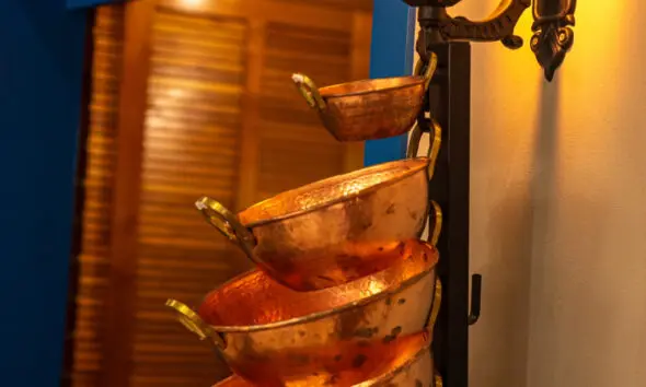 Brilho do cobre e charme colonial em Pirenópolis