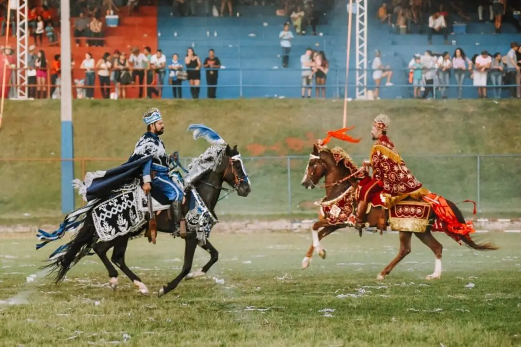 Ensaios das Cavalhadas 2025 animam Corumbá de Goiás