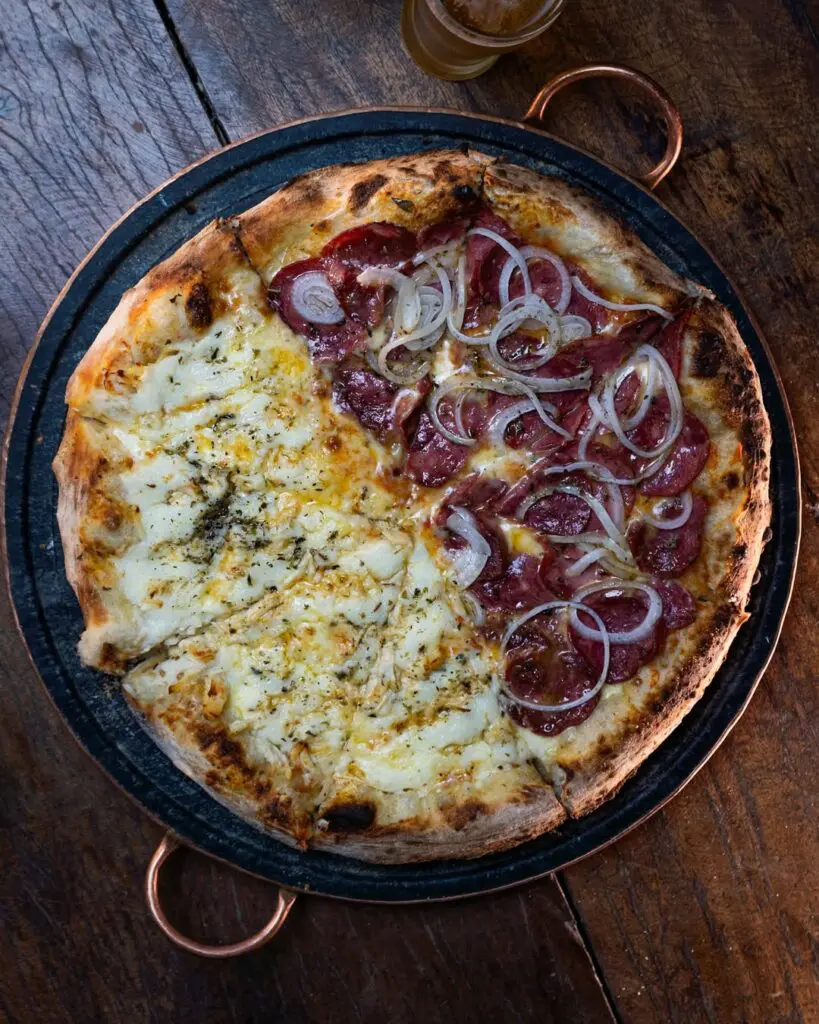 Pub Beira Rio: gastronomia à beira do Rio das Almas em Piri