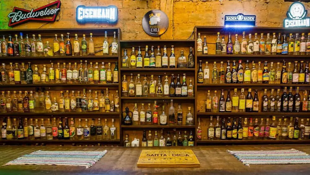 Cachaçaria do Dill: tradição e sabor artesanal em Pirenópolis