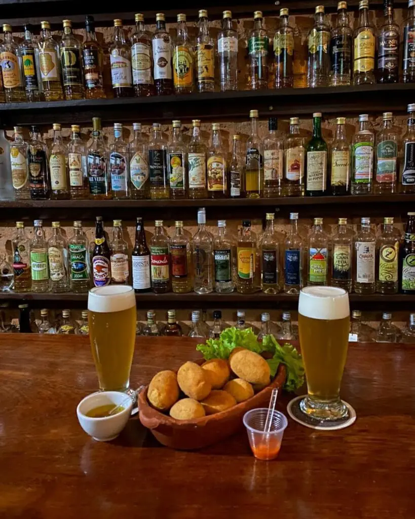 Cachaçaria do Dill: tradição e sabor artesanal em Pirenópolis