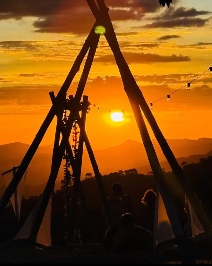 Mirante Panorâmico encanta com sunset e boa música