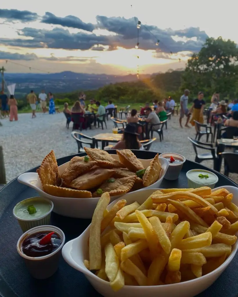 Mirante Panorâmico encanta com sunset e boa música