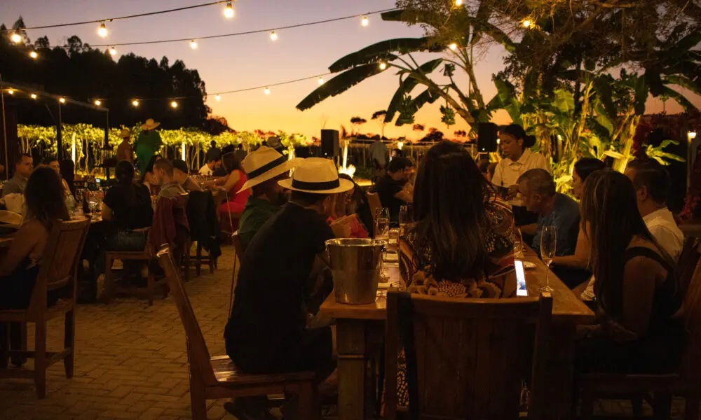 Pôr do Sol na Vinícola Assunção une vinhos e alta gastronomia