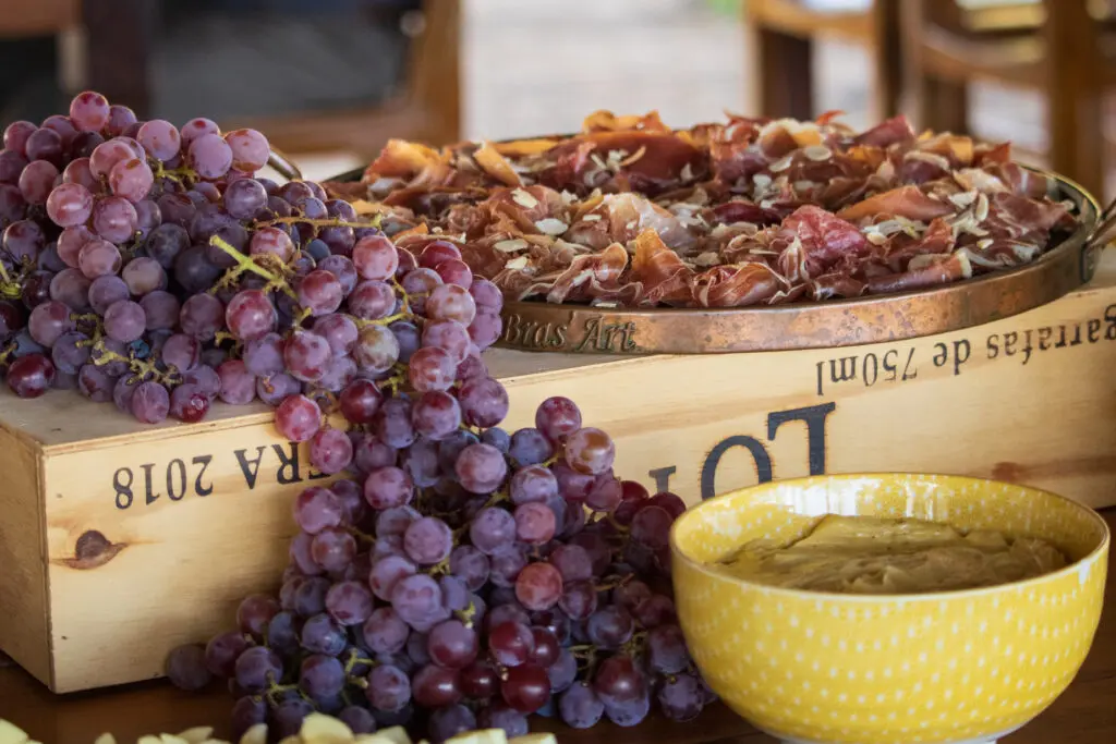 Pôr do Sol na Vinícola Assunção une vinhos e alta gastronomia