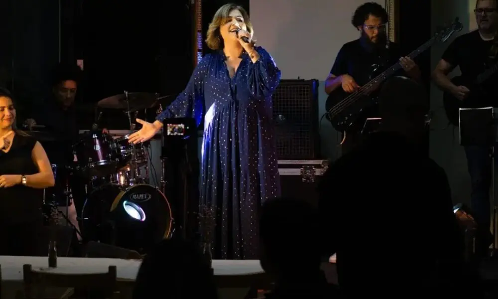 Viviane Vaz canta músicas goianas em Pirenópolis