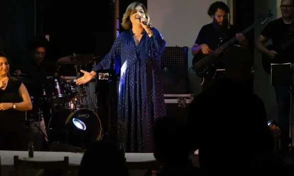 Viviane Vaz canta músicas goianas em Pirenópolis