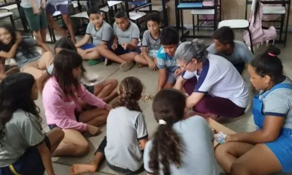Escola de Piri ganha prêmio por ensinar educação financeira Escola de Piri ganha prêmio por ensinar educação financeira