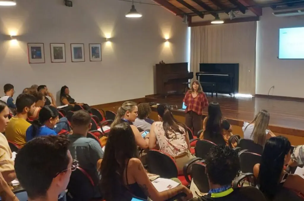Formação docente continuada marca início do semestre em Piri