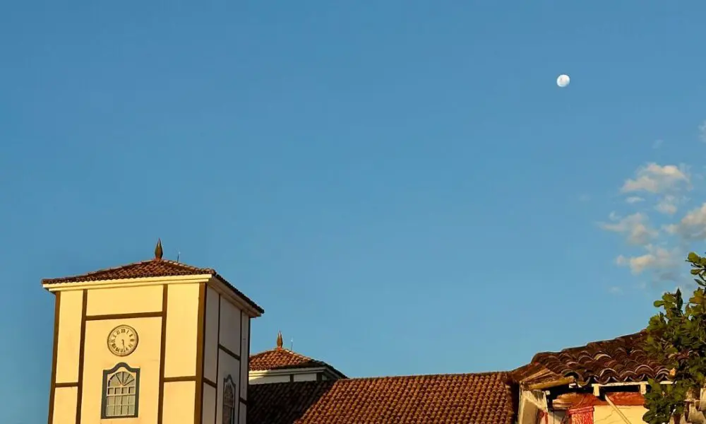 Tarde encantada na Matriz sob o luar