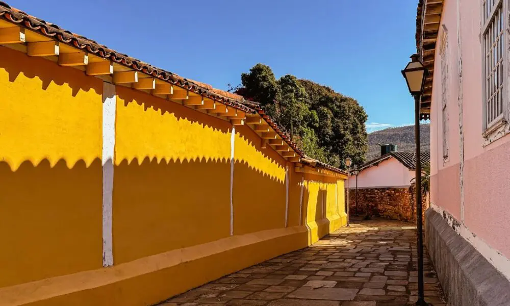 Cores e história no Beco Benjamim Goulão