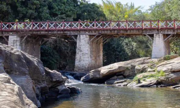 A ponte sobre o Rio das Almas une histórias em Pirenópolis A ponte sobre o Rio das Almas une histórias em Pirenópolis