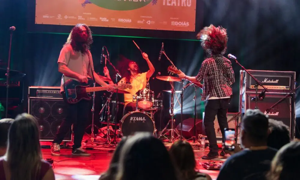 OverFuzz lança clipe ao vivo gravado em Pirenópolis