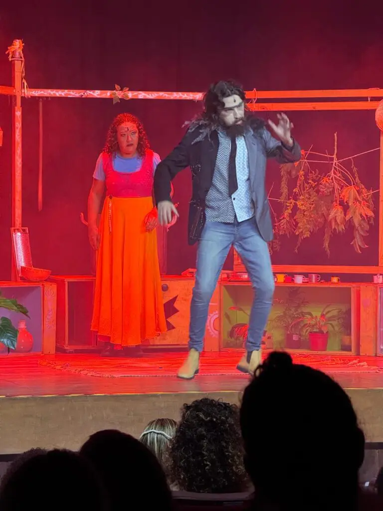 Chapeuzinho Esfarrapado encanta público no Teatro de Pirenópolis